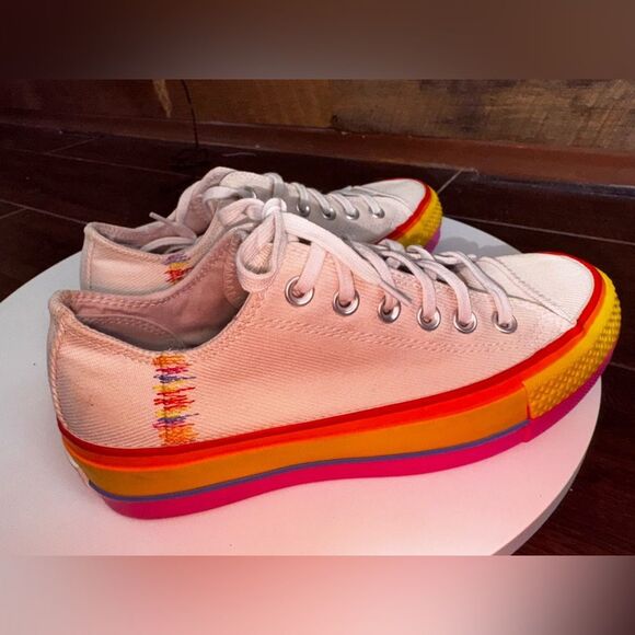 Converse All Star Rainbow Sole Low Tops 🎨
✨ - Picture 4 of 10